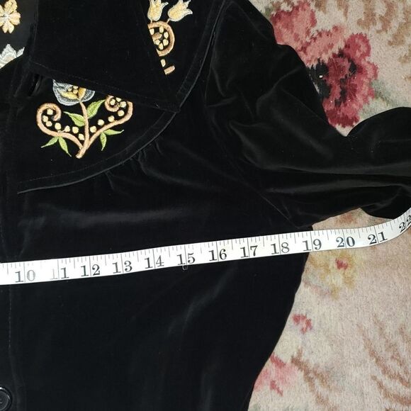 Maximum Imports Velvety Soft Black Embroidered Floral Pants & Jacket Set - Picture 14 of 16